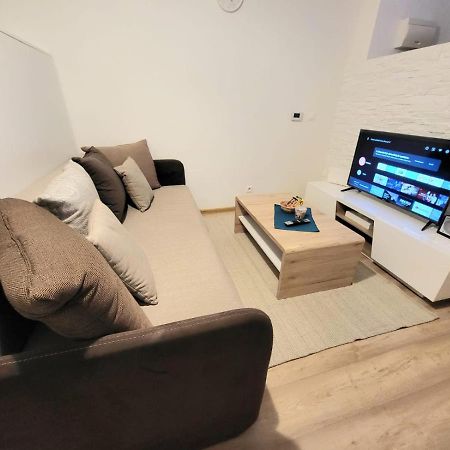 Velky Apartman 3 Bratislava Exterior photo