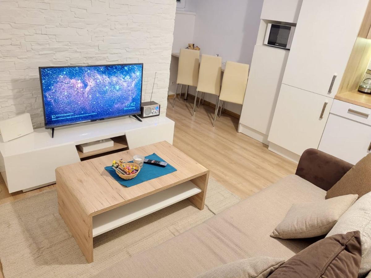 Velky Apartman 3 Bratislava Exterior photo