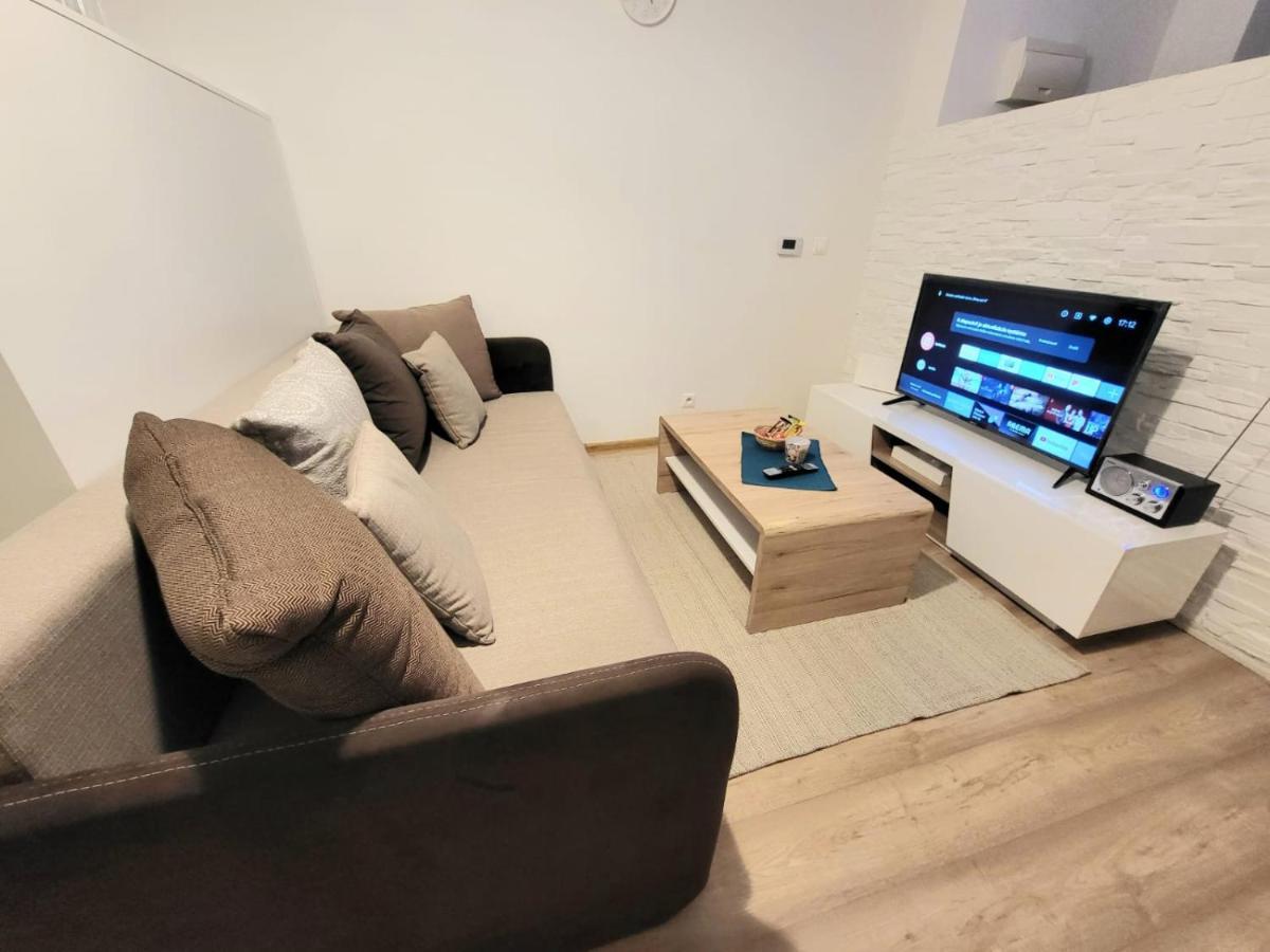 Velky Apartman 3 Bratislava Exterior photo